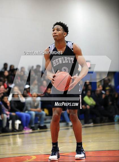 Thumbnail 3 in Hewlett Vs Roosevelt  (Section 8 Class A Round 2 Playoff) photogallery.
