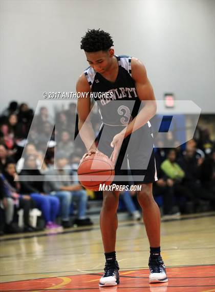 Thumbnail 1 in Hewlett Vs Roosevelt  (Section 8 Class A Round 2 Playoff) photogallery.