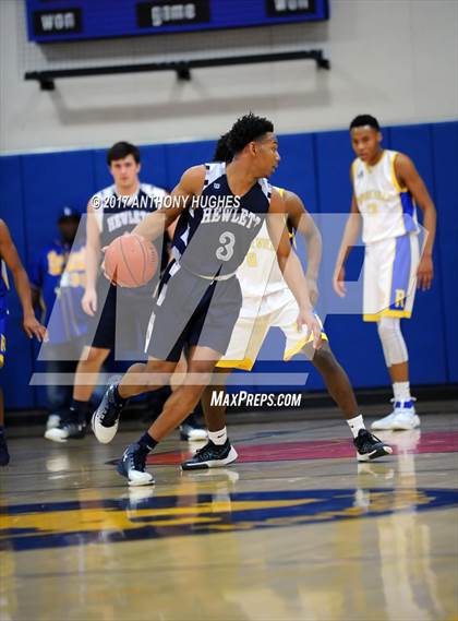 Thumbnail 3 in Hewlett Vs Roosevelt  (Section 8 Class A Round 2 Playoff) photogallery.