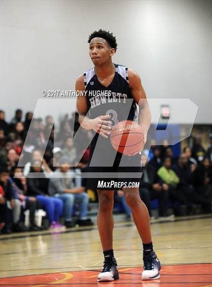 Thumbnail 2 in Hewlett Vs Roosevelt  (Section 8 Class A Round 2 Playoff) photogallery.
