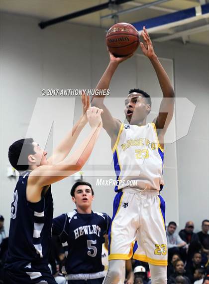 Thumbnail 2 in Hewlett Vs Roosevelt  (Section 8 Class A Round 2 Playoff) photogallery.