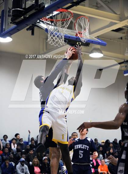 Thumbnail 3 in Hewlett Vs Roosevelt  (Section 8 Class A Round 2 Playoff) photogallery.
