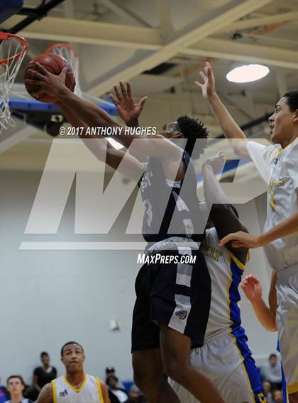 Thumbnail 3 in Hewlett Vs Roosevelt  (Section 8 Class A Round 2 Playoff) photogallery.