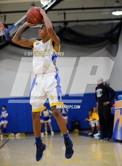Thumbnail 2 in Hewlett Vs Roosevelt  (Section 8 Class A Round 2 Playoff) photogallery.