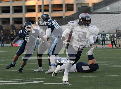 Thumbnail 3 in Valley Christian vs. Madison (CIF State D2AA Final) photogallery.
