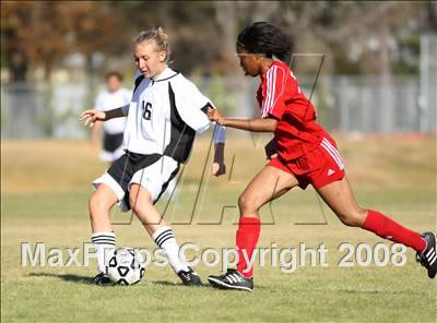 Thumbnail 3 in Alief Taylor vs. Spring Woods (Spring Branch Tournament) photogallery.