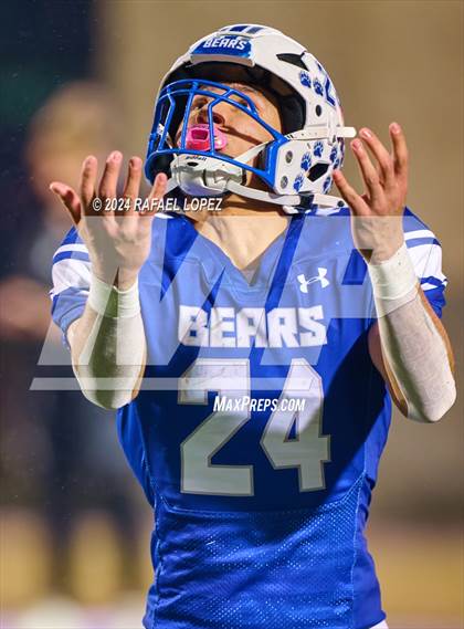Thumbnail 3 in La Vernia vs. Kilgore (UIL 4A D1 Football Semifinal) photogallery.