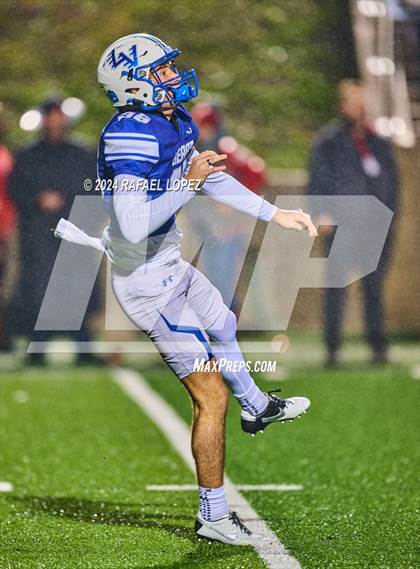 Thumbnail 3 in La Vernia vs. Kilgore (UIL 4A D1 Football Semifinal) photogallery.