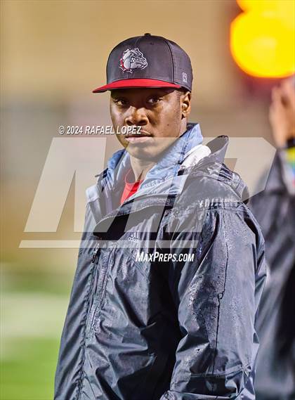 Thumbnail 3 in La Vernia vs. Kilgore (UIL 4A D1 Football Semifinal) photogallery.