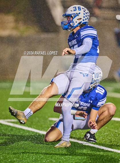 Thumbnail 1 in La Vernia vs. Kilgore (UIL 4A D1 Football Semifinal) photogallery.