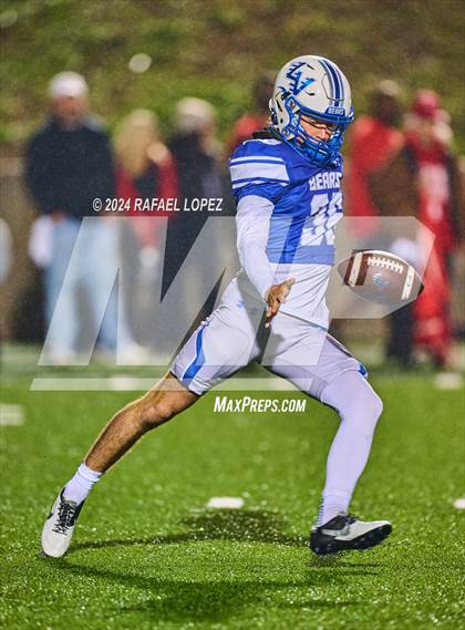 Thumbnail 2 in La Vernia vs. Kilgore (UIL 4A D1 Football Semifinal) photogallery.