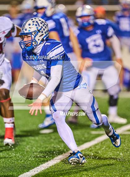 Thumbnail 2 in La Vernia vs. Kilgore (UIL 4A D1 Football Semifinal) photogallery.
