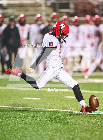 Thumbnail 3 in La Vernia vs. Kilgore (UIL 4A D1 Football Semifinal) photogallery.