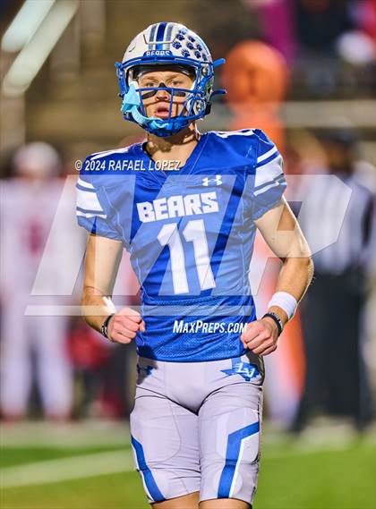 Thumbnail 3 in La Vernia vs. Kilgore (UIL 4A D1 Football Semifinal) photogallery.