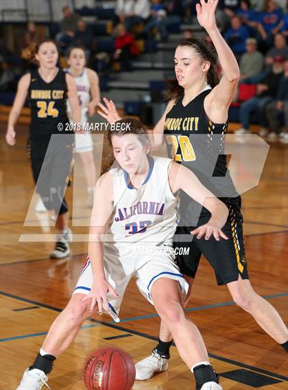 Thumbnail 1 in California vs Monroe City (Central Bank Shootout) photogallery.