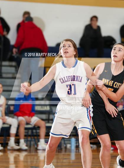 Thumbnail 1 in California vs Monroe City (Central Bank Shootout) photogallery.