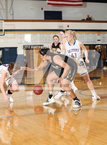 Thumbnail 3 in California vs Monroe City (Central Bank Shootout) photogallery.