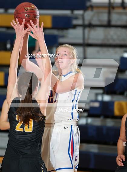 Thumbnail 3 in California vs Monroe City (Central Bank Shootout) photogallery.