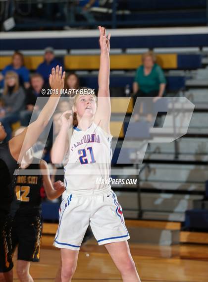 Thumbnail 2 in California vs Monroe City (Central Bank Shootout) photogallery.