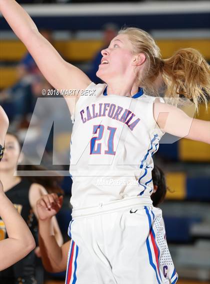 Thumbnail 2 in California vs Monroe City (Central Bank Shootout) photogallery.