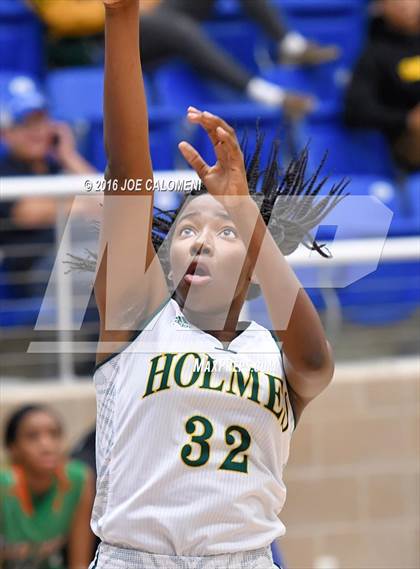 Thumbnail 3 in Holmes vs Houston [Sam] photogallery.