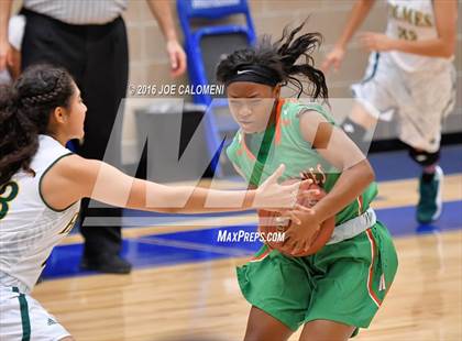 Thumbnail 3 in Holmes vs Houston [Sam] photogallery.