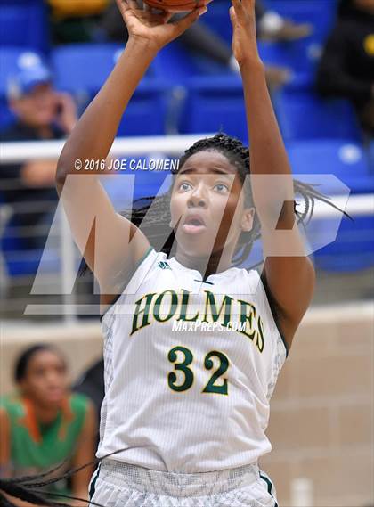 Thumbnail 2 in Holmes vs Houston [Sam] photogallery.