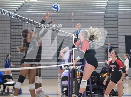 Thumbnail 2 in Carrollwood Day vs. Marist (Durango Fall Classic) photogallery.