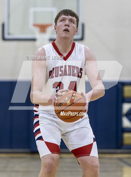 Thumbnail 3 in Dixie Heights vs St. Henry (34th District) photogallery.