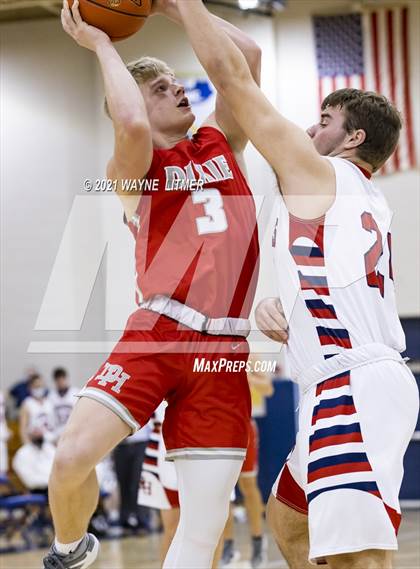 Thumbnail 3 in Dixie Heights vs St. Henry (34th District) photogallery.