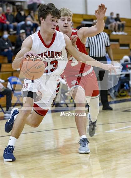 Thumbnail 2 in Dixie Heights vs St. Henry (34th District) photogallery.