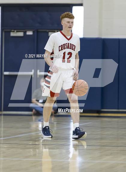 Thumbnail 3 in Dixie Heights vs St. Henry (34th District) photogallery.