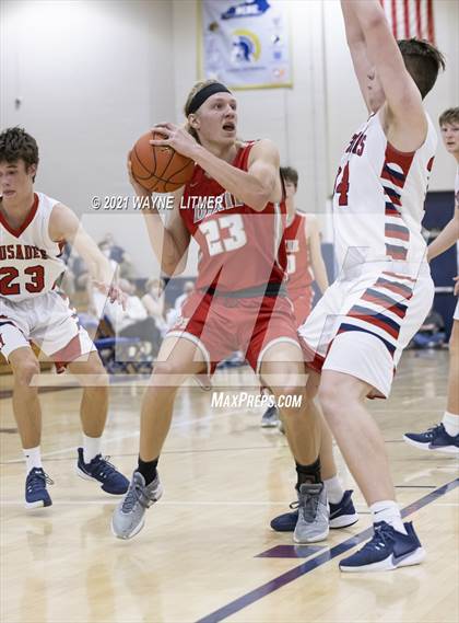 Thumbnail 2 in Dixie Heights vs St. Henry (34th District) photogallery.