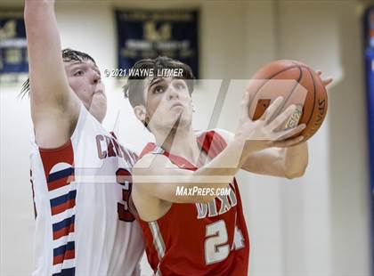 Thumbnail 2 in Dixie Heights vs St. Henry (34th District) photogallery.