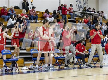 Thumbnail 3 in Dixie Heights vs St. Henry (34th District) photogallery.