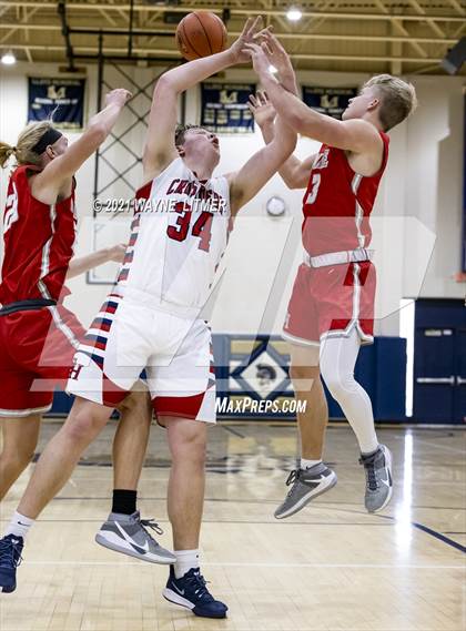 Thumbnail 3 in Dixie Heights vs St. Henry (34th District) photogallery.