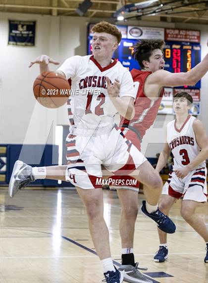 Thumbnail 2 in Dixie Heights vs St. Henry (34th District) photogallery.