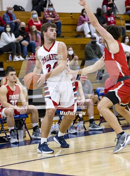 Thumbnail 1 in Dixie Heights vs St. Henry (34th District) photogallery.