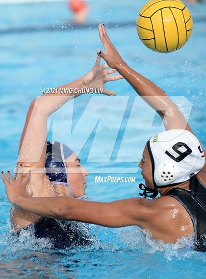Thumbnail 2 in Newport Harbor vs. Edison (Bill Barnett Holiday Cup) photogallery.