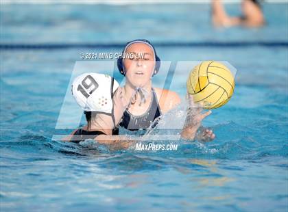 Thumbnail 3 in Newport Harbor vs. Edison (Bill Barnett Holiday Cup) photogallery.