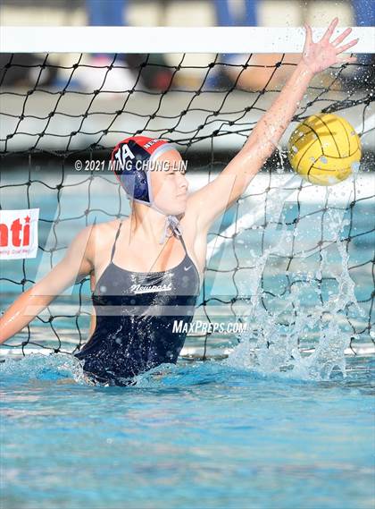 Thumbnail 2 in Newport Harbor vs. Edison (Bill Barnett Holiday Cup) photogallery.