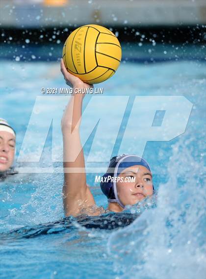 Thumbnail 3 in Newport Harbor vs. Edison (Bill Barnett Holiday Cup) photogallery.