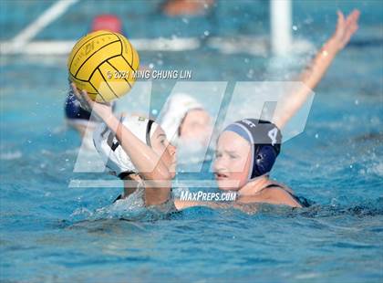 Thumbnail 2 in Newport Harbor vs. Edison (Bill Barnett Holiday Cup) photogallery.