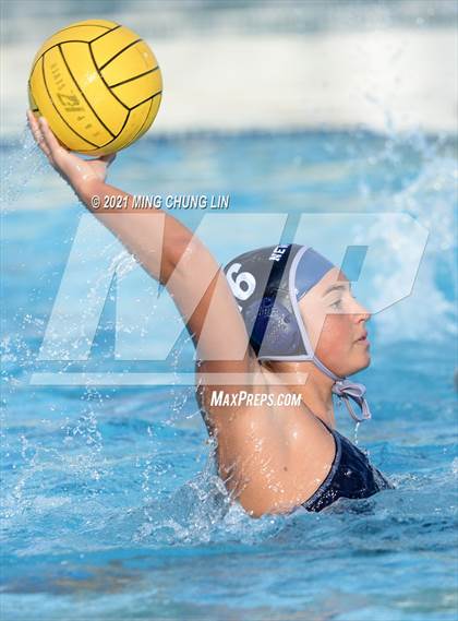 Thumbnail 3 in Newport Harbor vs. Edison (Bill Barnett Holiday Cup) photogallery.