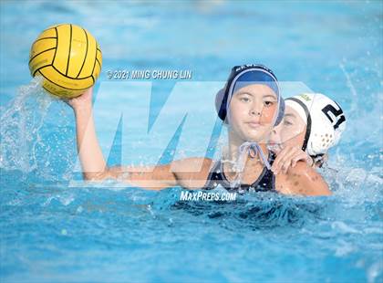 Thumbnail 3 in Newport Harbor vs. Edison (Bill Barnett Holiday Cup) photogallery.