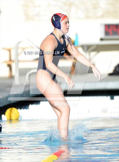 Thumbnail 2 in Newport Harbor vs. Edison (Bill Barnett Holiday Cup) photogallery.