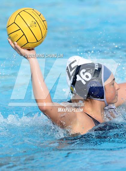 Thumbnail 3 in Newport Harbor vs. Edison (Bill Barnett Holiday Cup) photogallery.
