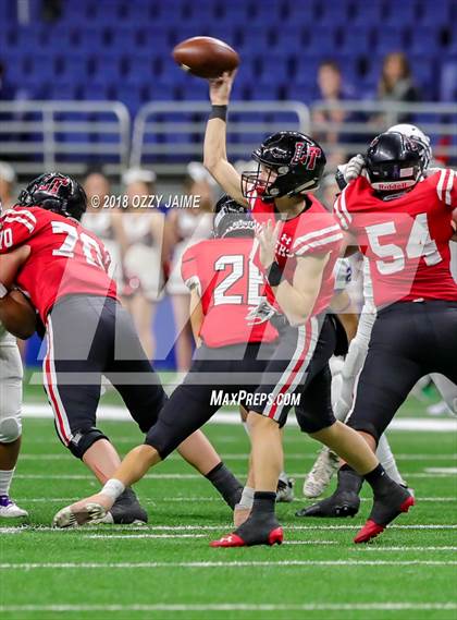 Thumbnail 3 in Lake Travis vs. Weslaco (UIL 6A Regional Playoff) photogallery.