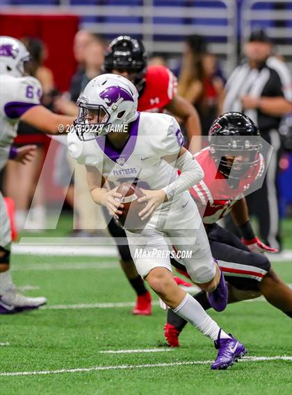Thumbnail 2 in Lake Travis vs. Weslaco (UIL 6A Regional Playoff) photogallery.