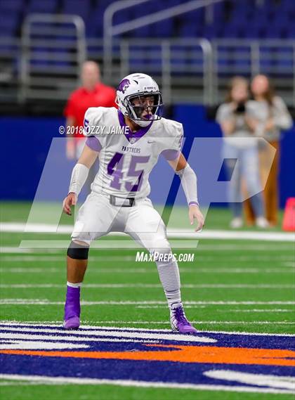 Thumbnail 2 in Lake Travis vs. Weslaco (UIL 6A Regional Playoff) photogallery.